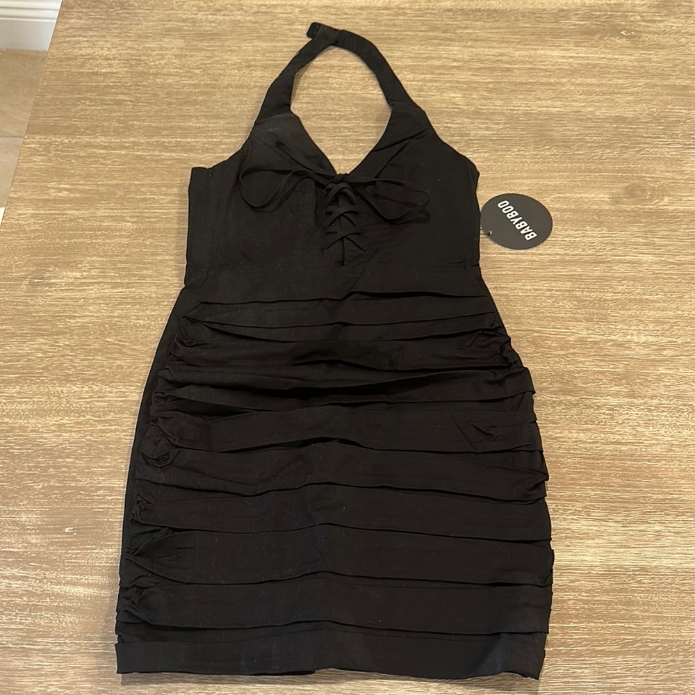 Looking for a gorgeous halter dress 🖤